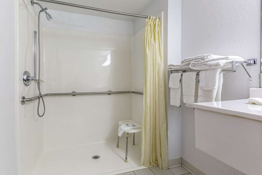 Amerivu Inn Harvest Estates New Hampton Chambre photo