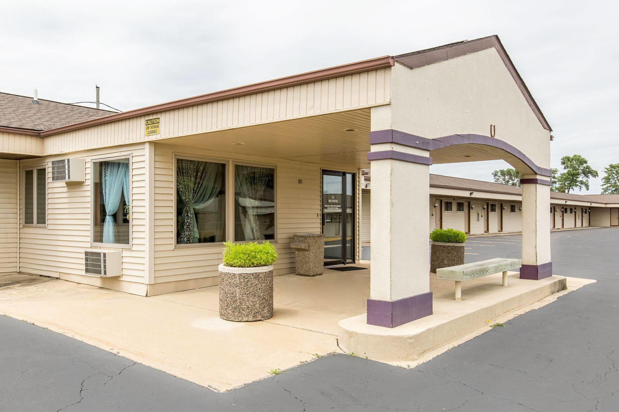 Amerivu Inn Harvest Estates New Hampton Extérieur photo