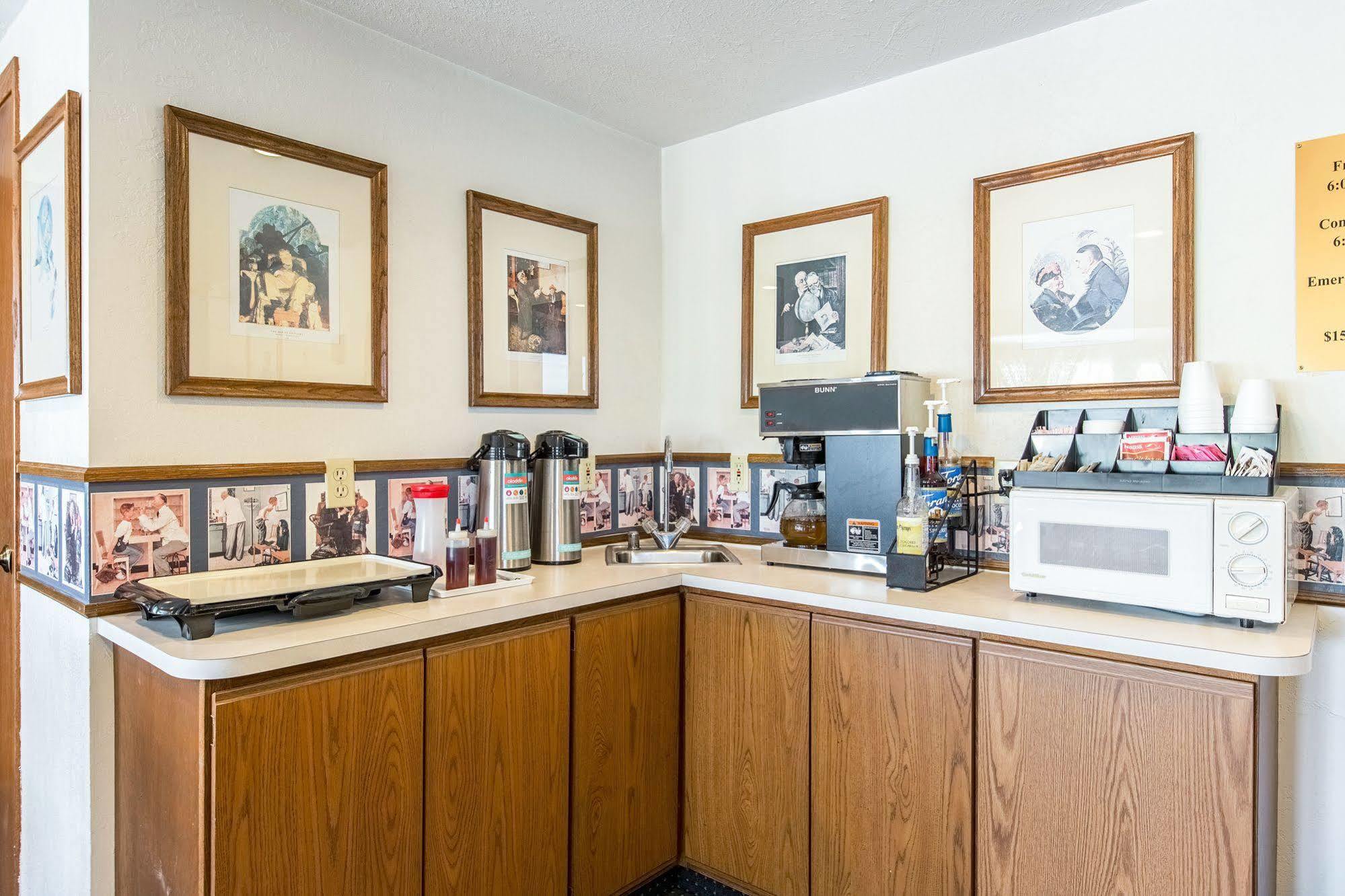 Amerivu Inn Harvest Estates New Hampton Extérieur photo