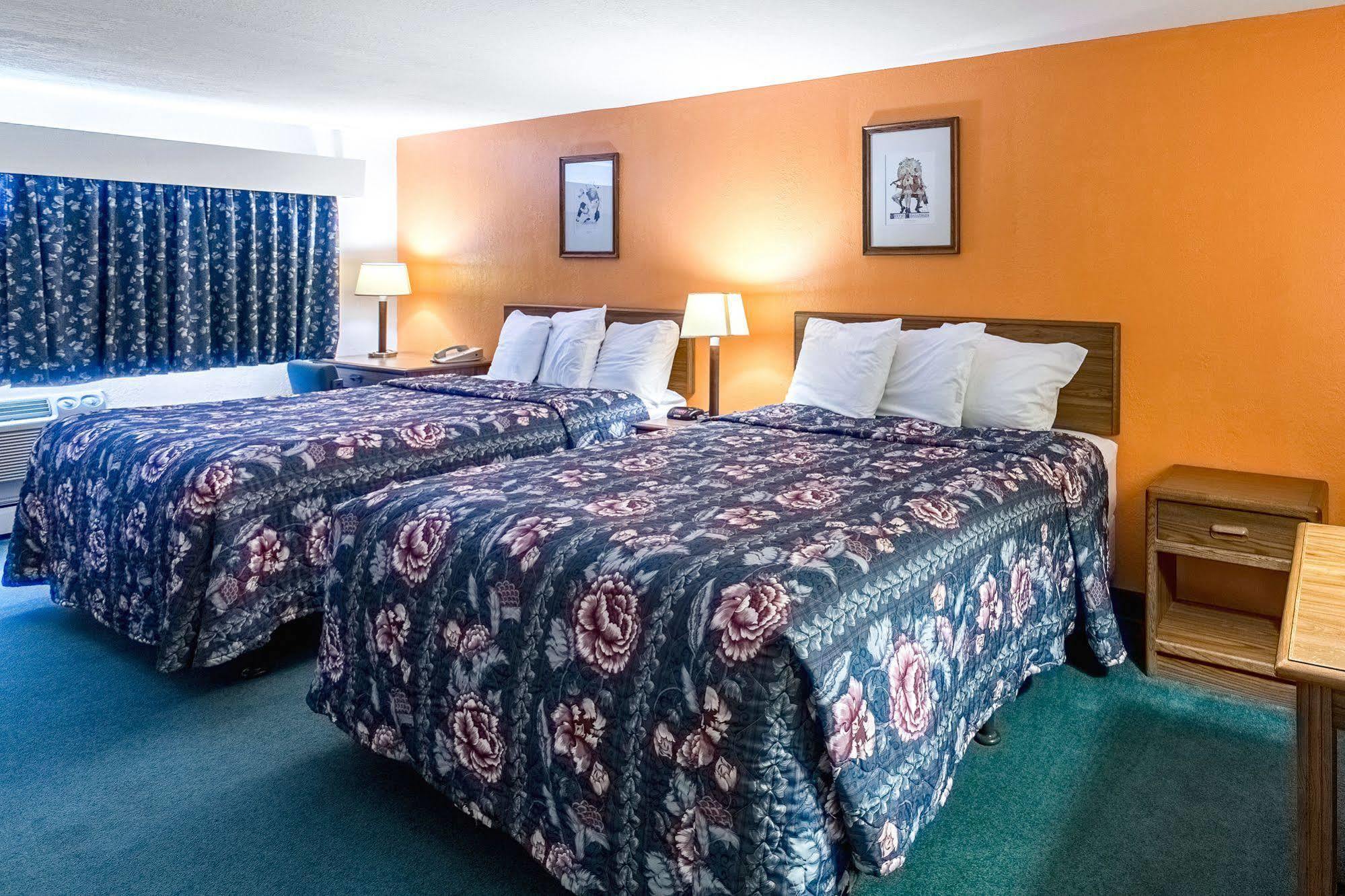 Amerivu Inn Harvest Estates New Hampton Extérieur photo