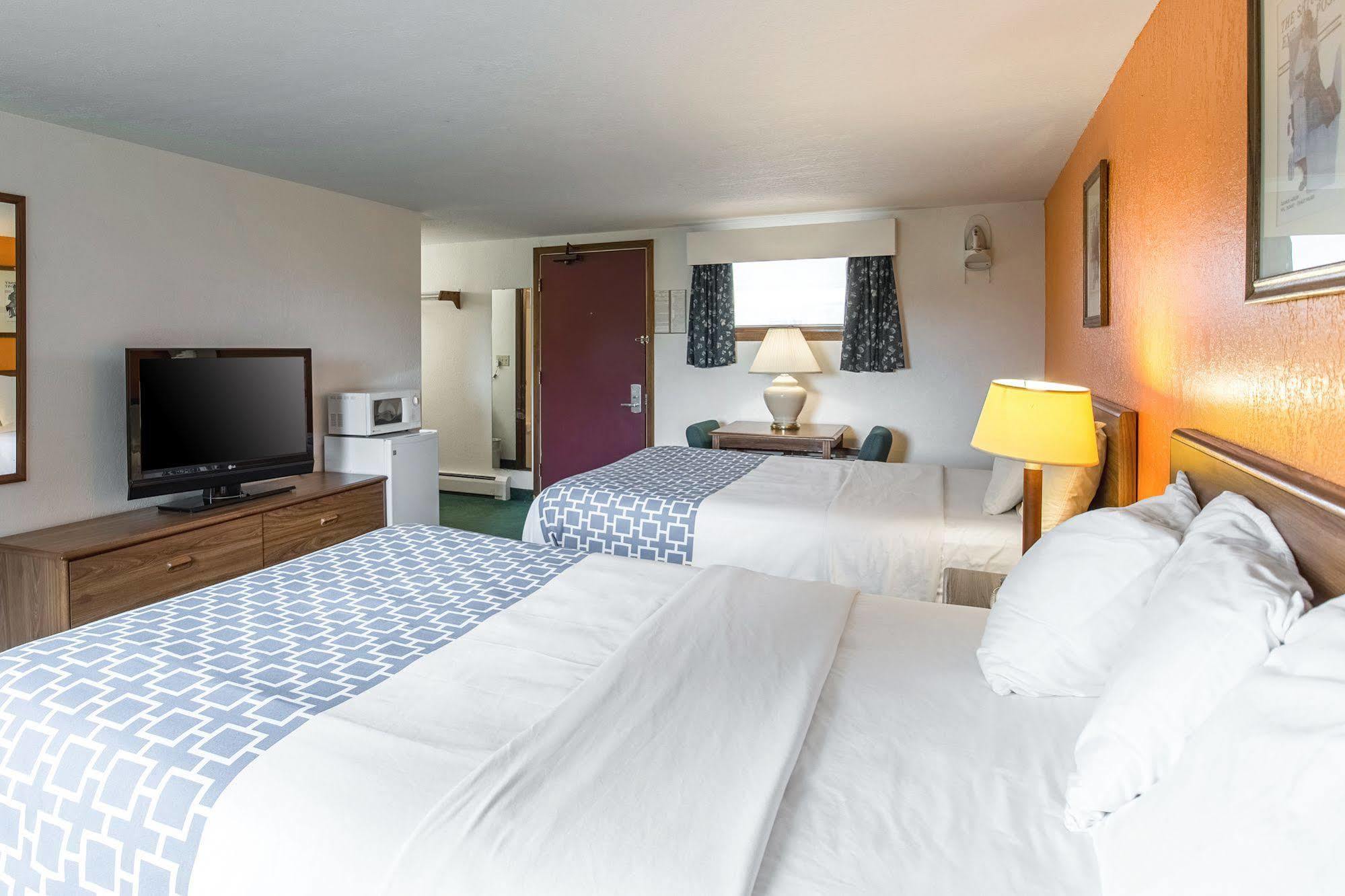 Amerivu Inn Harvest Estates New Hampton Extérieur photo