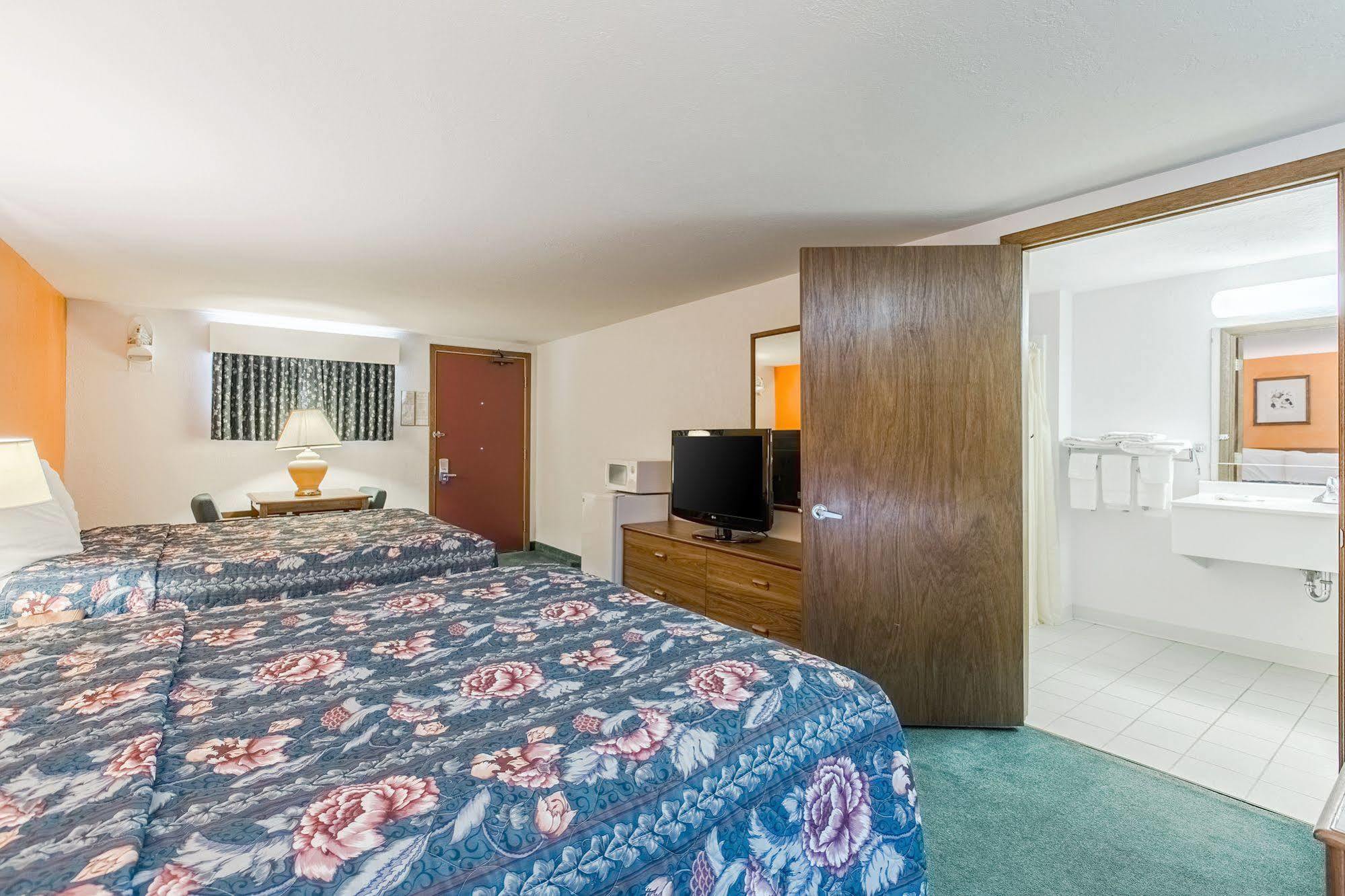 Amerivu Inn Harvest Estates New Hampton Extérieur photo